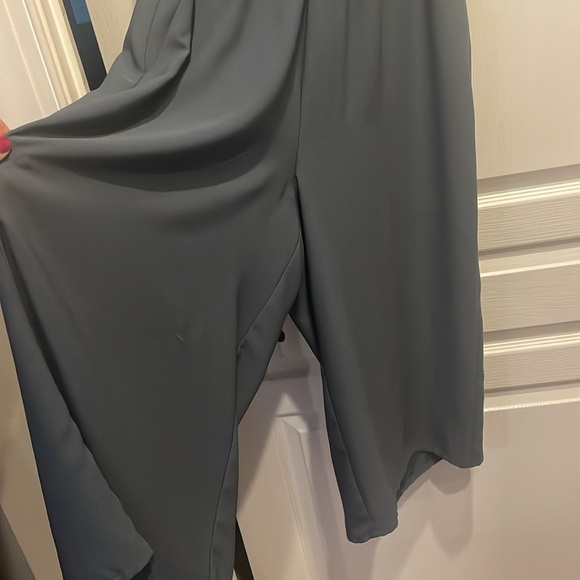 Loft Outlet romper, ruffle sleeve, tie and zip back - Picture 3 of 4